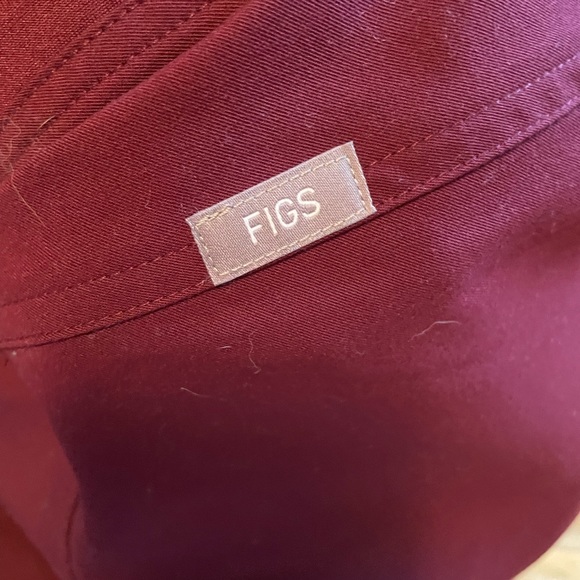 Figs healthcare scrubs in Yola fit. NEVER WORN! - Picture 4 of 4